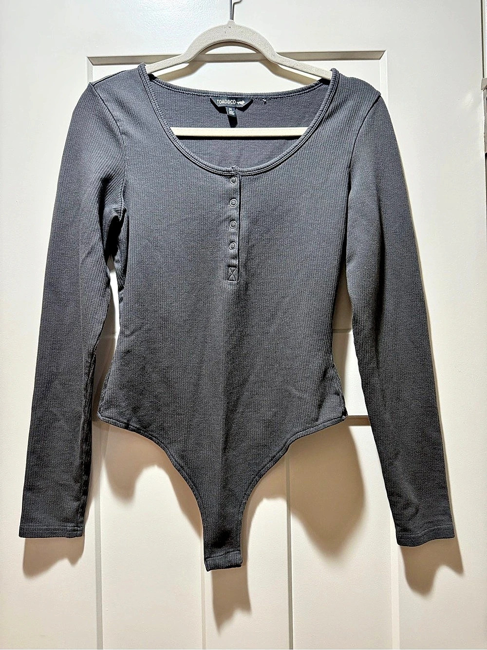 Toad & Co Gray Long Sleeve Henley Bodysuit Size M Charcoal